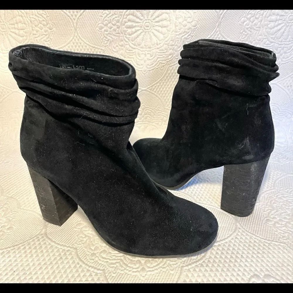 K Cavallari Chinese Laundry Black Suede Ankle Boot 6.5